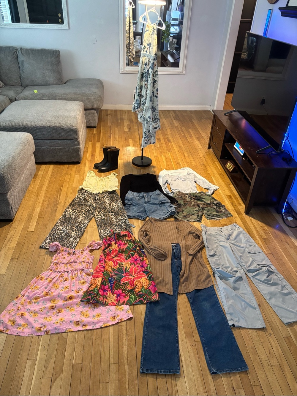 13 PC Girls Tween Clothing Bundle + Rain Boots - Size 8 - XL - Levi, Old Navy